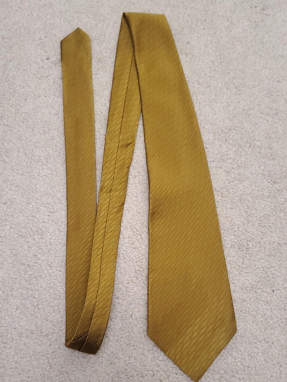 Mitzi Cravat tie